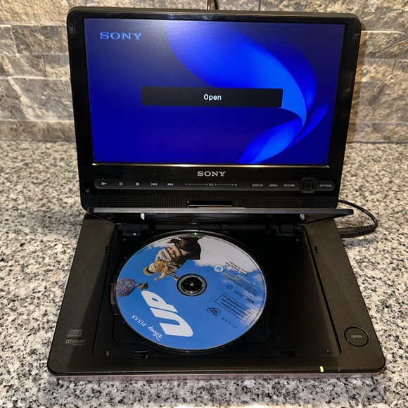 SONY 9" Portable DVD Player 180-degree swivel and flip screen - Picture 7 of 7